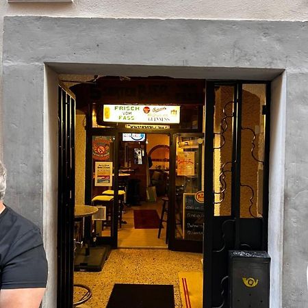 Private Room In Innerstadt غراتس المظهر الخارجي الصورة