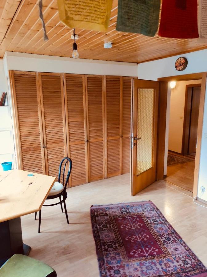Private Room In Innerstadt غراتس المظهر الخارجي الصورة